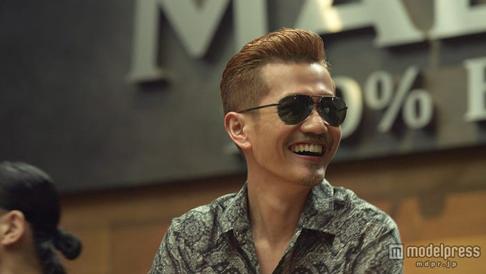 ATSUSHI/新CM「カウンターの男たち」篇より