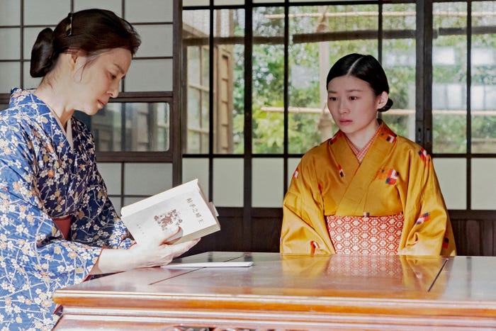 石田ゆり子、伊藤沙莉「虎に翼」第22話より(C)NHK