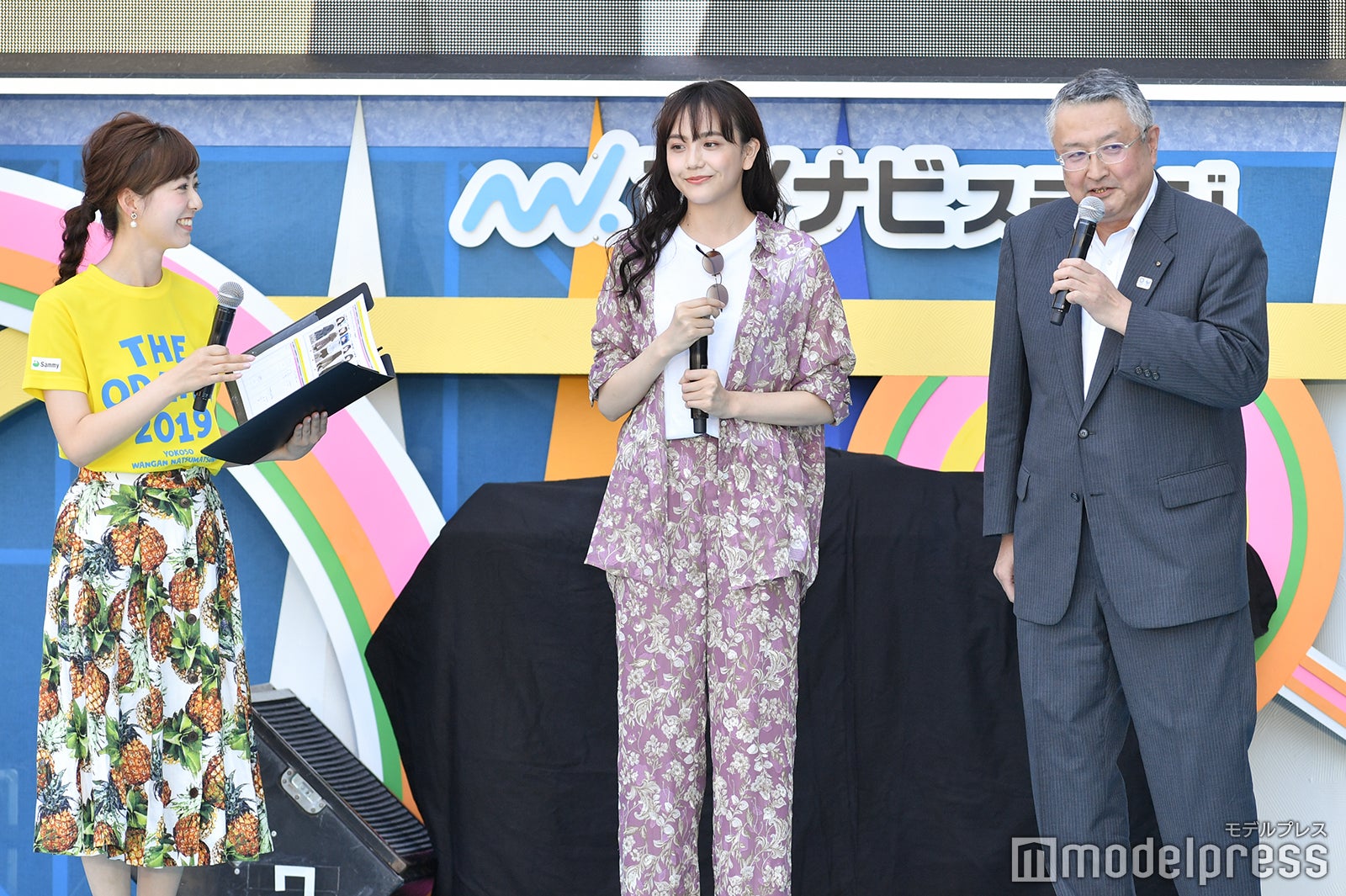 内田嶺衣奈アナ、松井愛莉、 鈴木正晃福島県副知事 （C）モデルプレス