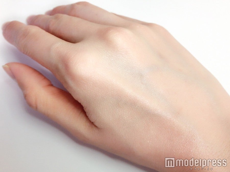 ピンクパールで肌トーンアップ（C）モデルプレス