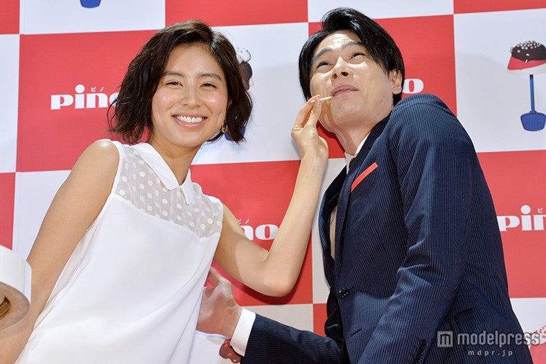 吉村崇に“あ～ん”してあげるラブリ