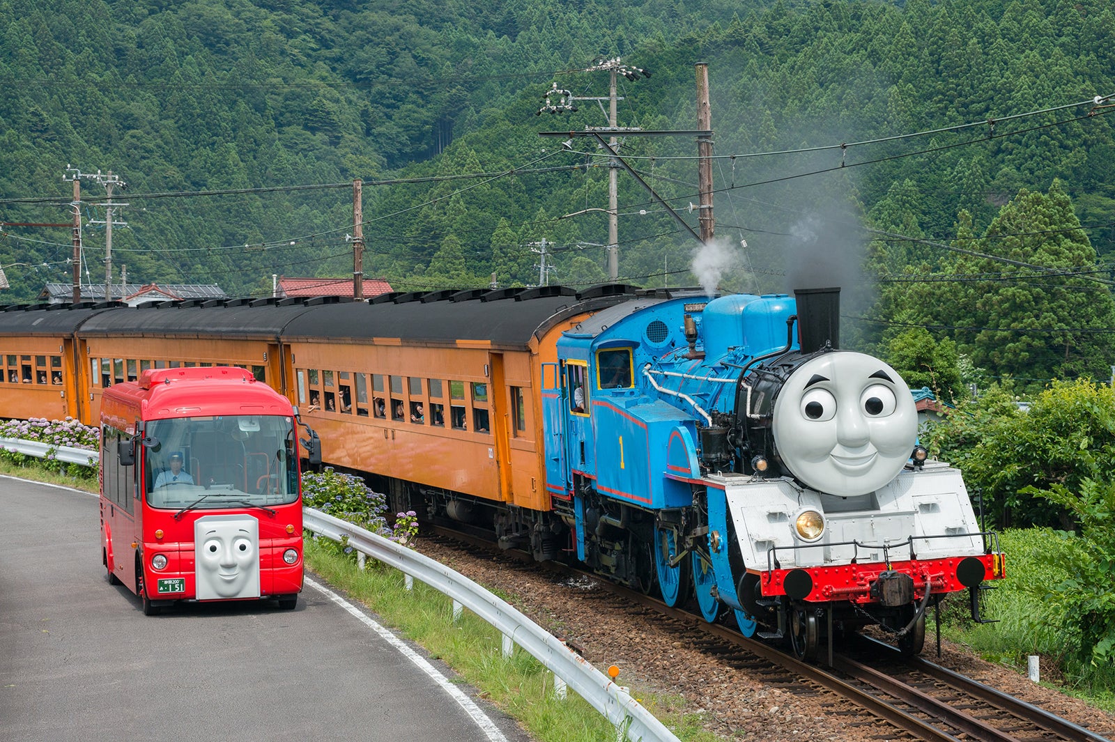 実物大 きかんしゃトーマス が今年も 夢の共演にファン歓喜 女子旅プレス 実物大 きかんしゃトーマス が今年も 夢の共演にファン歓喜 女子旅プレス