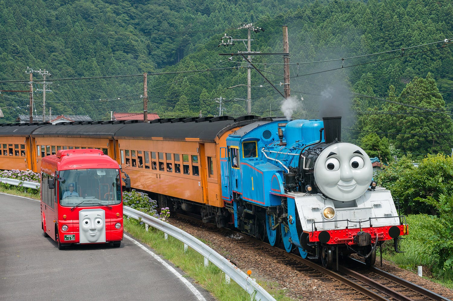 実物大「きかんしゃトーマス」が今年も!夢の共演にファン歓喜