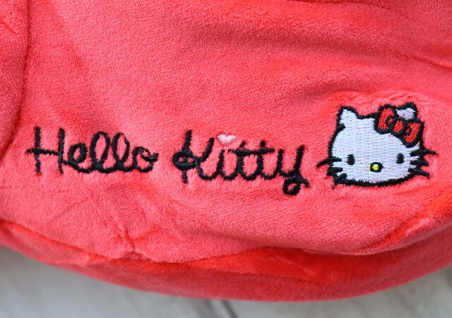 宝島社ムック付録のハローキティふわもちリボンクッション4