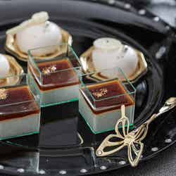 モノクロ・ゴシック スイーツパーティー/画像提供:ベストブライダル