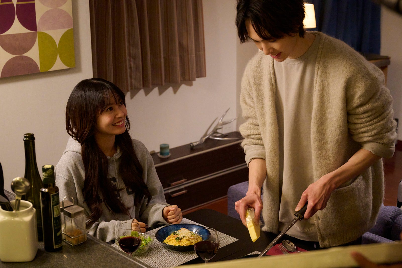 田辺桃子、堀夏喜「きみは面倒な婚約者」第2話より（C）椎野翠・兎山もなか／白泉社（Love Jossie）／テレビ朝日