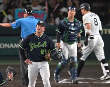ヤクルト痛恨連敗 首位・阪神と3.5ゲーム差に広がる 先発・吉村が七回に2者連続被弾、六回まで1安打投球も援護なく力尽きる