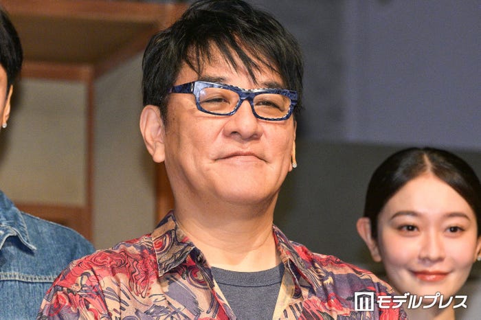 ピエール瀧、栗原萌実(C)モデルプレス