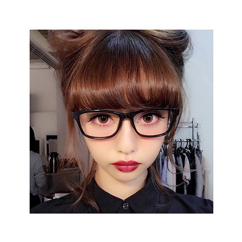 中村里砂、左右対称の美貌に反響「お人形みたい」