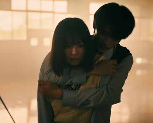 「3年C組は不倫してます。」伊織(杢代和人)、蒼(莉子)への“禁断”バックハグ&告白に反響「不倫の始まり」「悶絶」