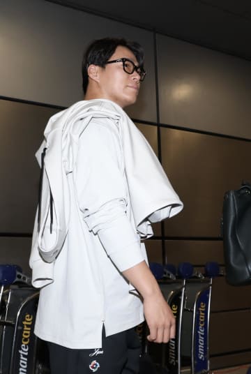 山本由伸×若月健矢の2ショにファン歓喜 激レア侍ジャパンのチャーター機内で仲良しバッテリー「ありがたやありがたやー」「叫んでしまった」