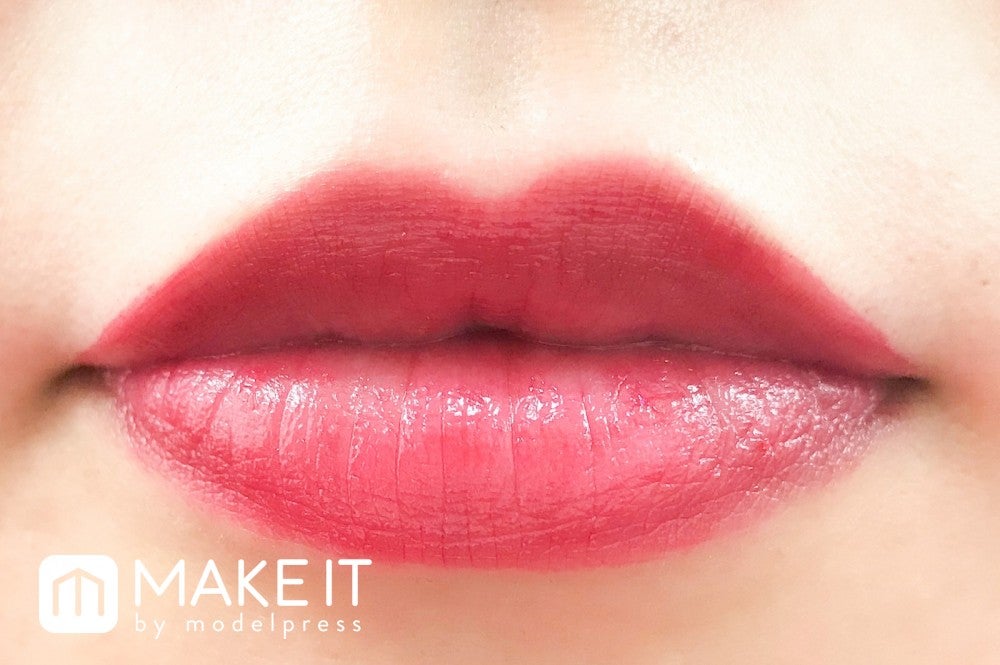 プランプピンク／メルティー リップセラム／203 セクシーレッド 使用 (C)メイクイット