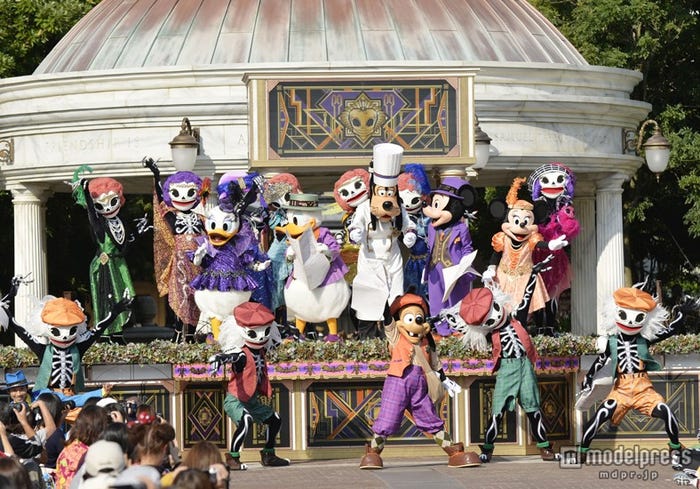 「ニューヨーク・ハロウィーン・フォリーズ」(C)Disney