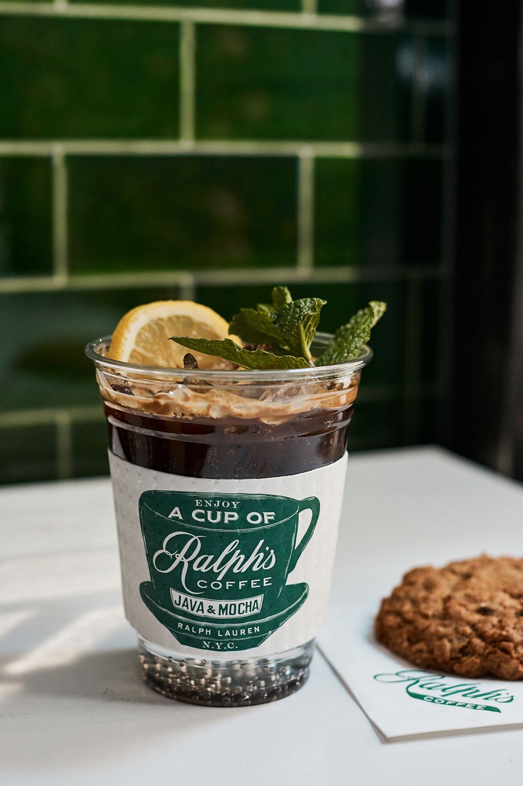 ニュウマン横浜店舗限定「レモンコーヒーソーダ」／画像提供：ラルフ ローレン
