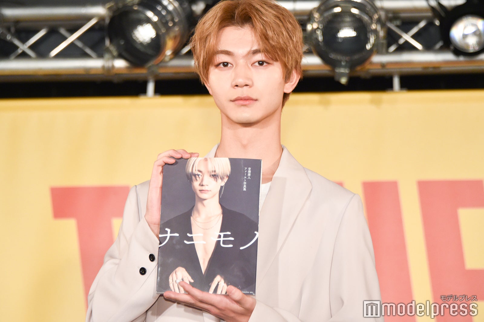 初めてのソロ囲み取材に緊張気味の吉澤要人（C）モデルプレス