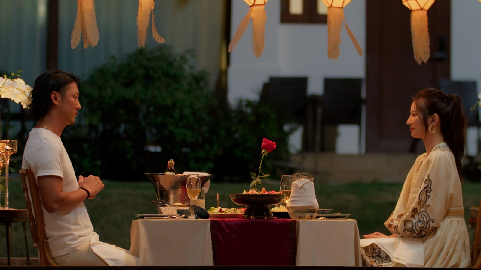 小出翔太、尾崎美紀「バチェロレッテ・ジャパン」シーズン2エピソード2（C） 2022 Warner Bros. International Television Production Limited