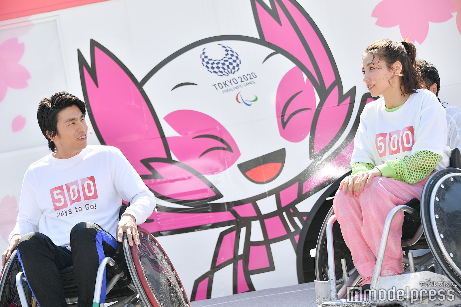 中尾明慶、仲里依紗／イベント中の様子（C）モデルプレス