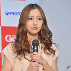板野友美