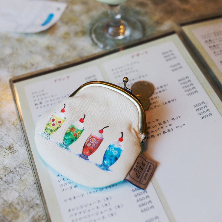 Niko And アデリアレトロ 昭和レトロな食器から がま口財布にクッションまでキュートなコラボアイテムがラインナップ モデルプレス