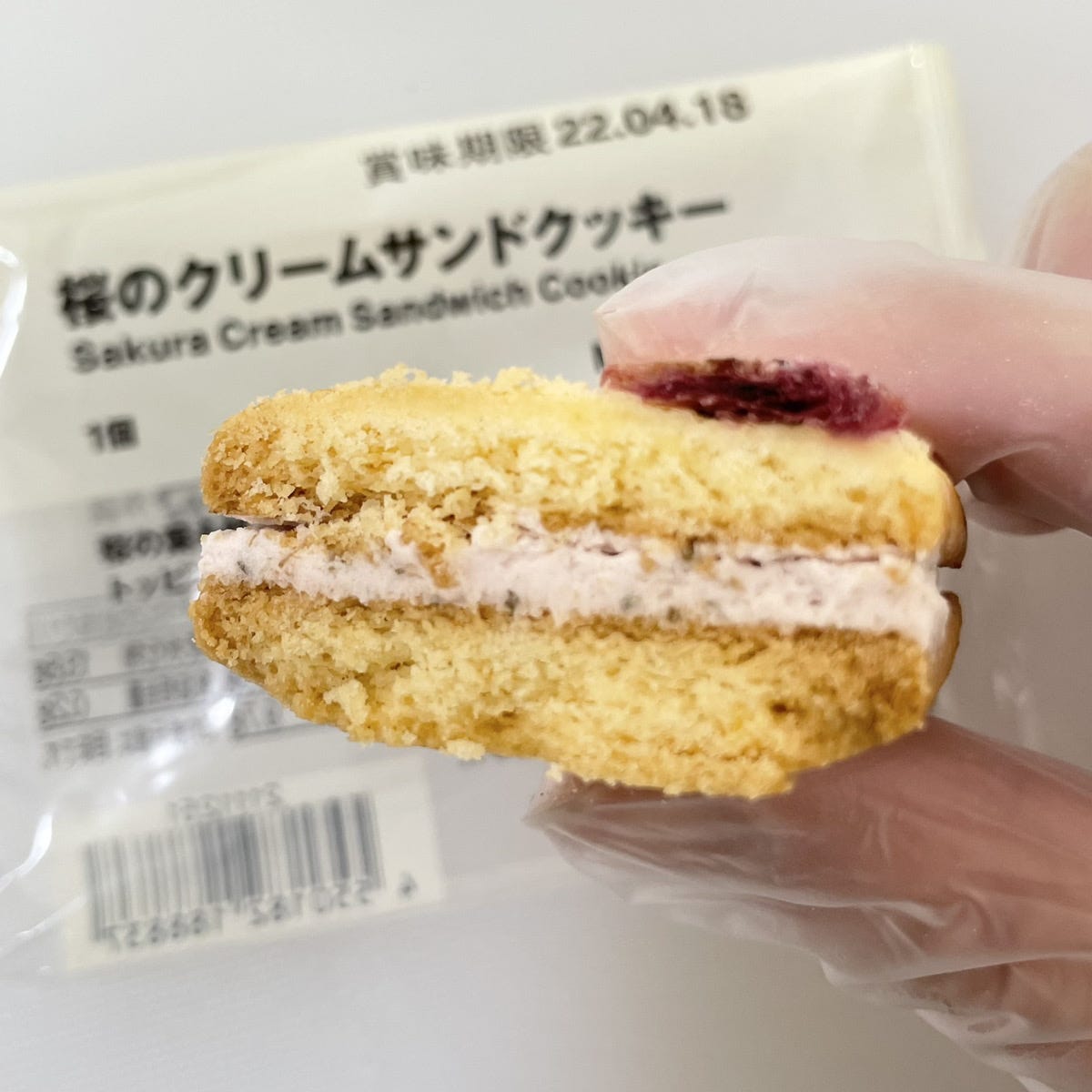 桜のクリームサンドクッキー