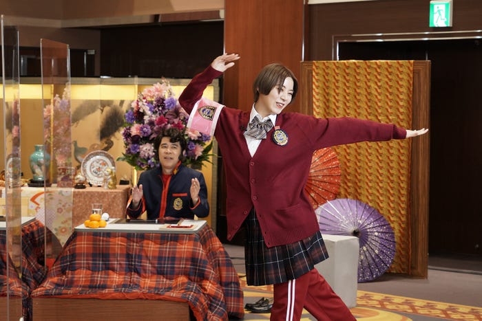 岡村隆史、池田エライザ (C)日本テレビ