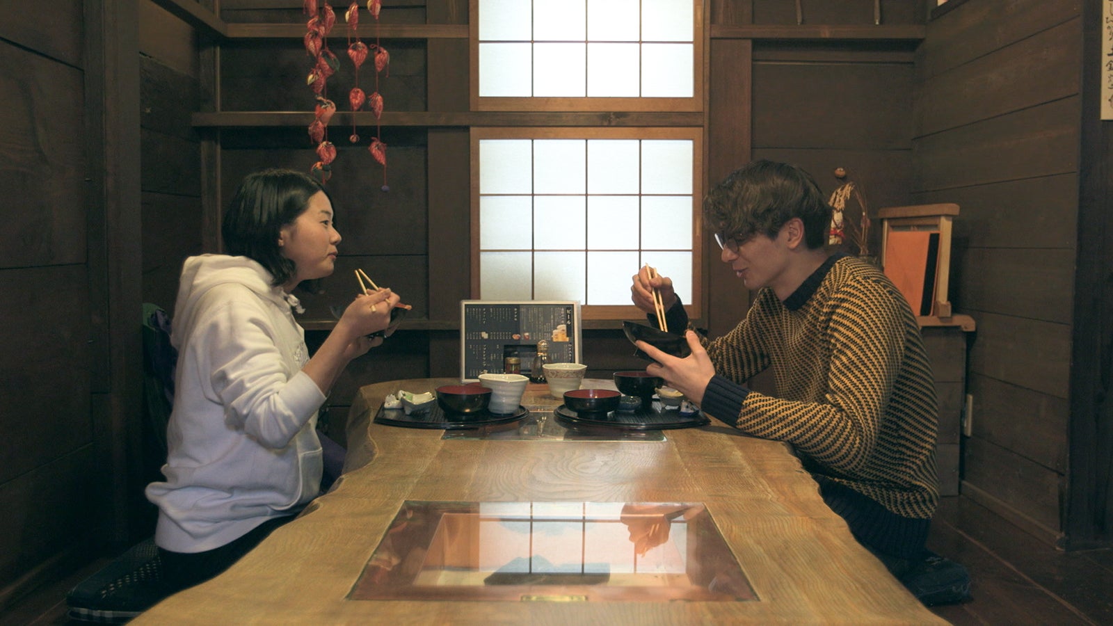 つば冴、至恩「TERRACE HOUSE OPENING NEW DOORS」9th WEEK（C）フジテレビ／イースト・エンタテインメント
