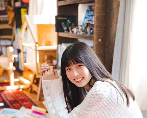 STU48尾崎世里花、部屋着姿で美脚チラリ