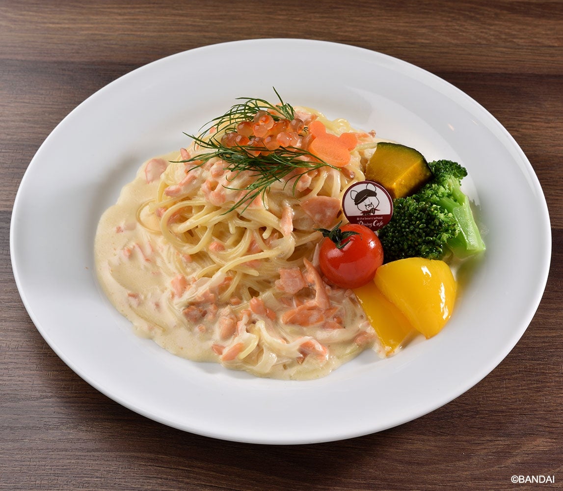 マオマオミルクソースのサーモンパスタ1,380円（税別）（C）BANDAI