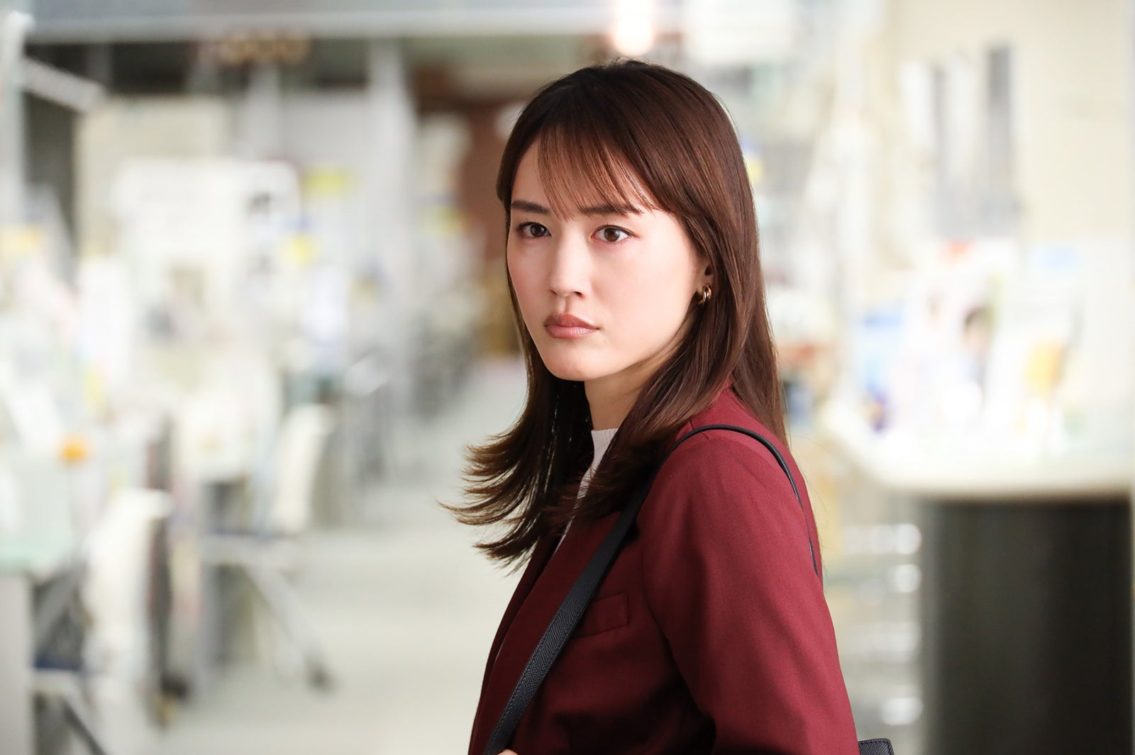 綾瀬はるか／「元彼の遺言状」第4話より（C）フジテレビ