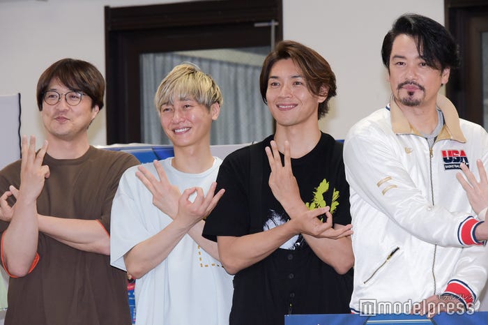 純烈(左から)酒井一圭、後上翔太、白川裕二郎、小田井涼平(C)モデルプレス