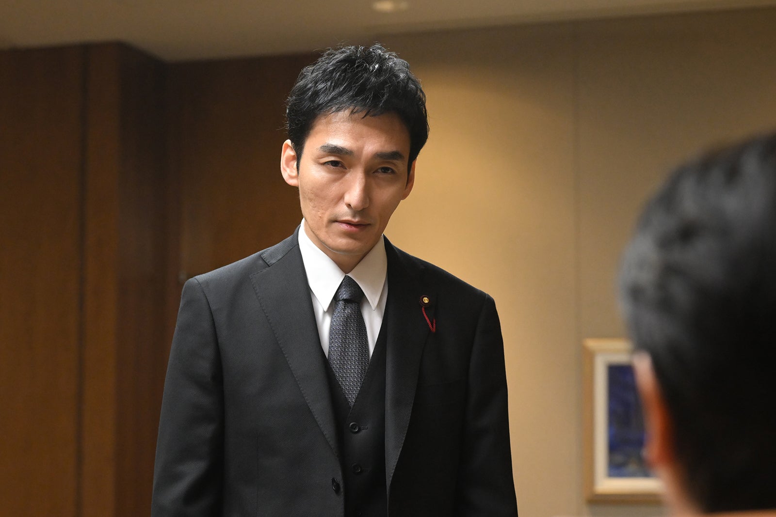 草なぎ剛「罠の戦争」最終話より（C）カンテレ