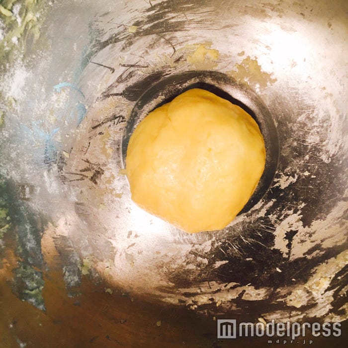 生地をこねて/画像提供:柏原歩