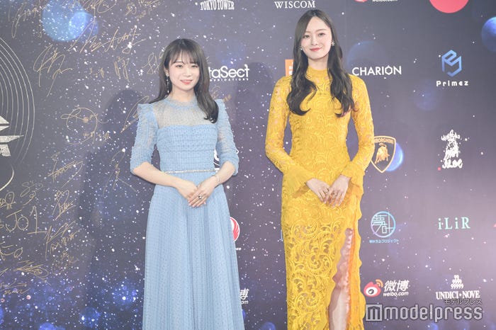 秋元真夏、梅澤美波 (C)モデルプレス