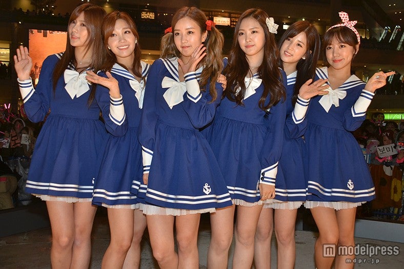 Apink（左から）ハヨン、ウンジ、ボミ、ナウン、チョロン、ナムジュ