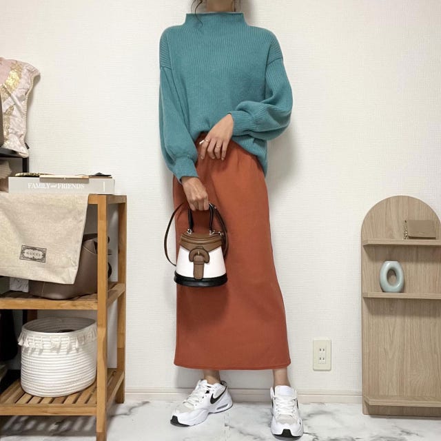 しまむら　ニット　ブルー　スカート　コーデ