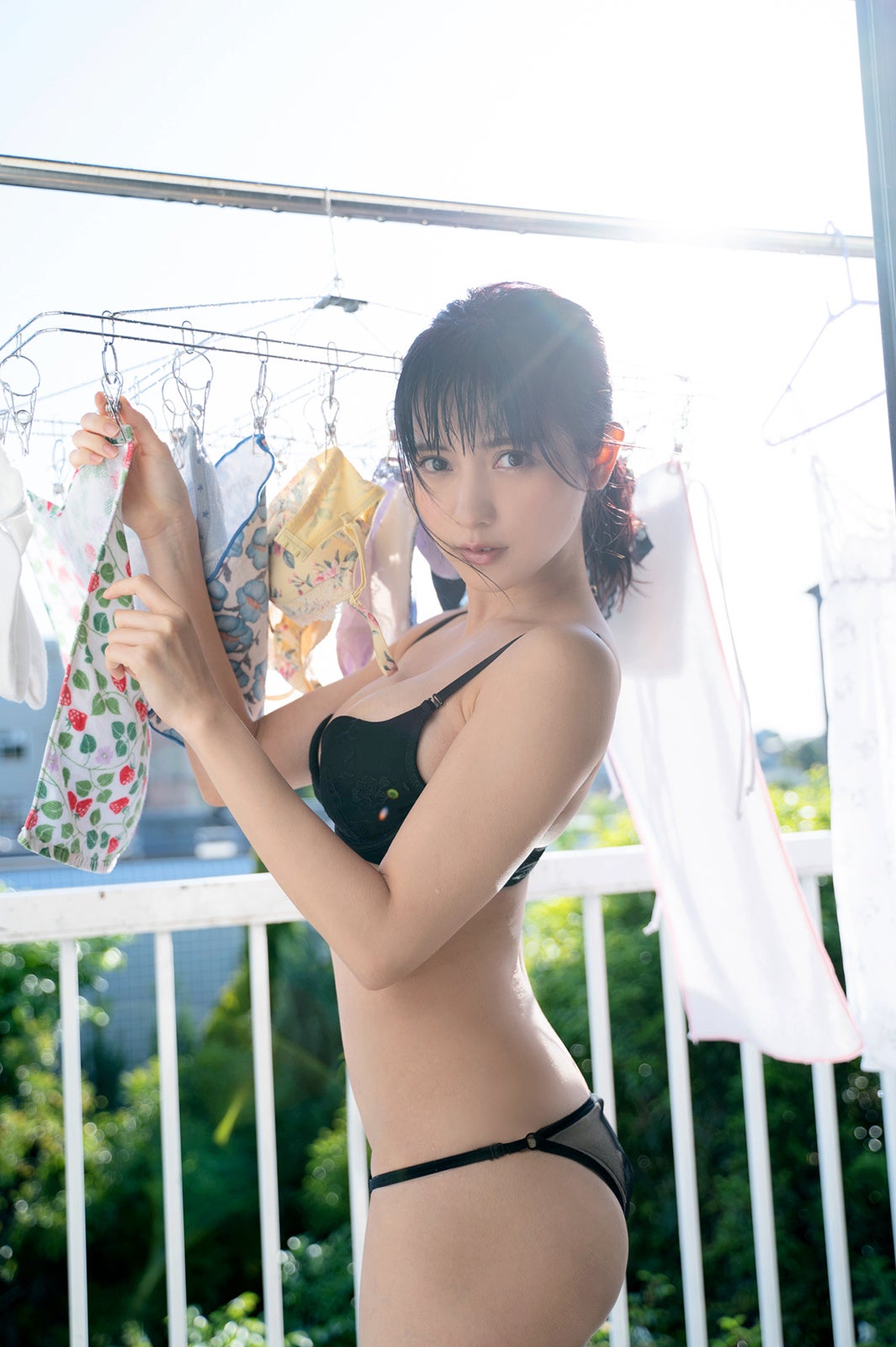 桃月なしこアザーカット（C）YOROKOBI、光文社