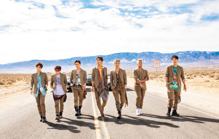 三代目 J SOUL BROTHERS from EXILE TRIBE(岩田剛典、NAOTO、登坂広臣、小林直己、今市隆二、ELLY、山下健二郎)/「月刊EXILE」5月号より(画像提供:LDH)