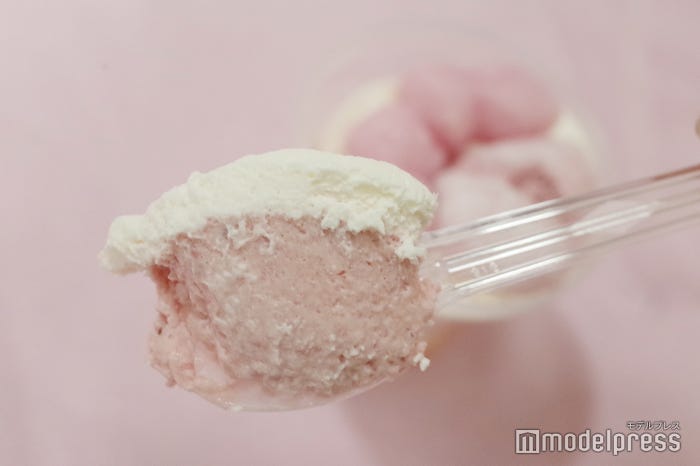 肉球のにゃんパフェ いちご&みるく(C)モデルプレス