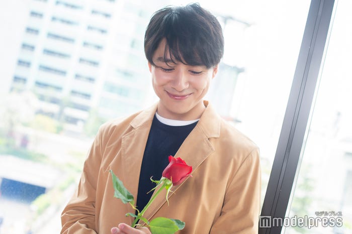 6代目バチェラーの久次米一輝(C)モデルプレス