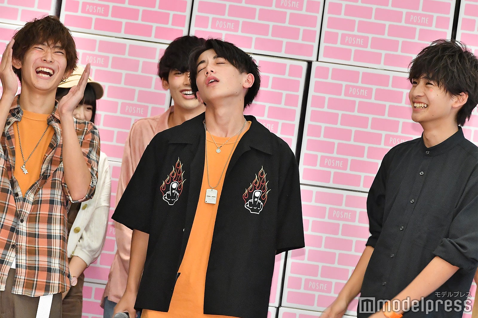 イケメンチーム（鈴村梨公、小西詠斗、高橋文哉）（C）モデルプレス