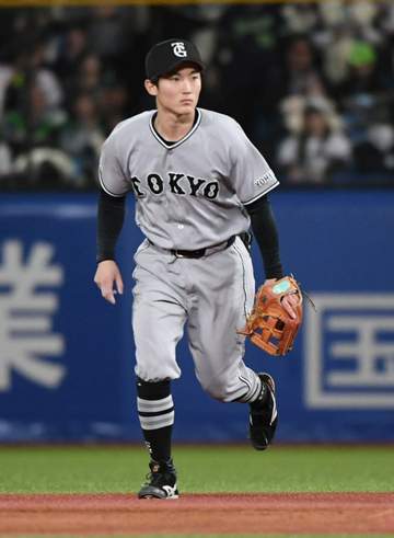 「忍者が巨人にもおる」「すごすぎる」巨人23歳の超ファインプレーにSNS沸く 逆シングル好捕で併殺完成