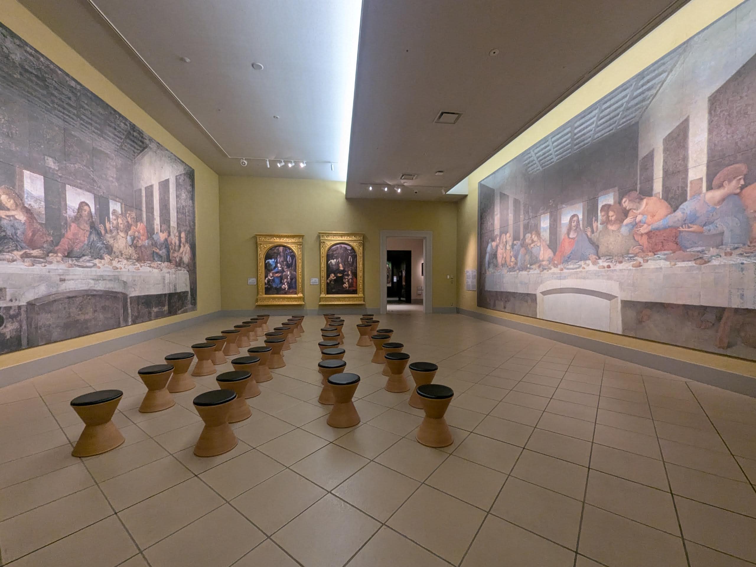 大塚国際美術館では、修復前と後のレオナルド・ダ・ヴィンチ作「最後の晩餐」が一緒に鑑賞できる