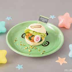 家入硝子 × ハンギョドン エビチリバーガー税込1,390円(C)芥見下々/集英社・呪術廻戦製作委員会 (C)2025 SANRIO CO., LTD. APPROVAL NO. L660907