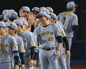 阪神 藤川球児監督「高橋しか取れないゲーム」開幕9連勝の高橋遥人を絶賛「OBの方の名前が出てくるのは後輩としてもうれしい」