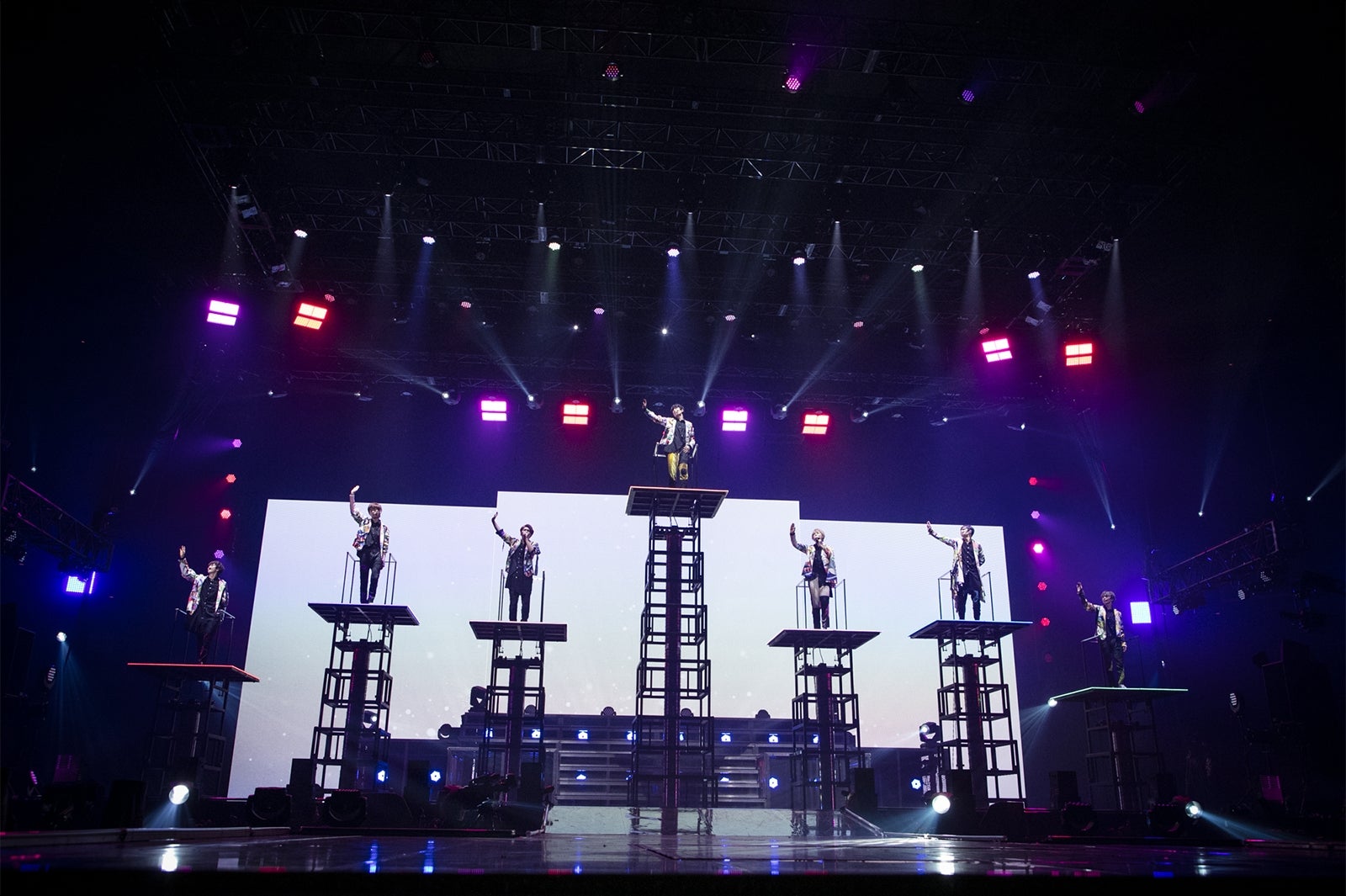 超特急／日本武道館公演より（写真提供：スターダストレコーズ）