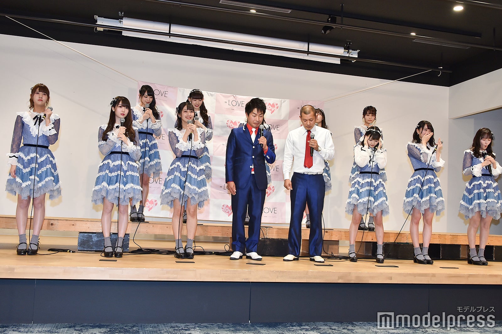 早泣き対決を行うU字工事と＝LOVE （C）モデルプレス