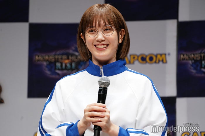 本田翼 メガネ ジャージ姿で登場 嬉し恥ずかし の先生姿披露 モデルプレス 本田翼 メガネ ジャージ姿で登場 嬉し恥ずかし の先生姿披露 モデルプレス