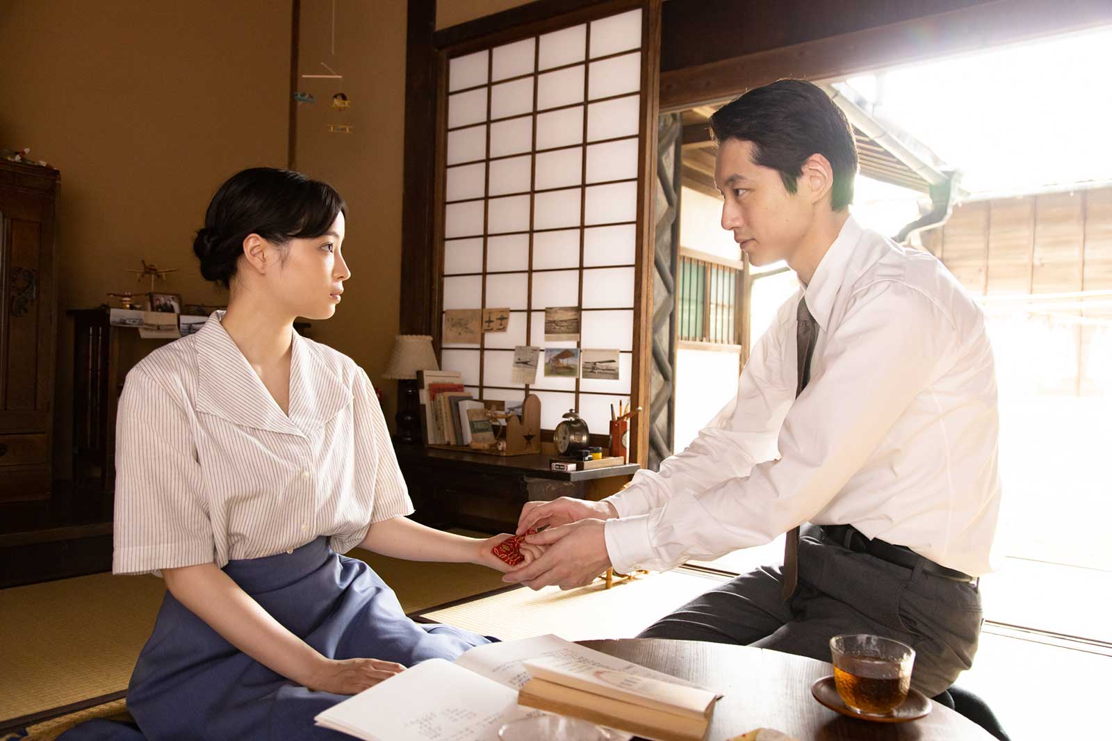 広瀬すず、坂口健太郎（C）テレビ朝日