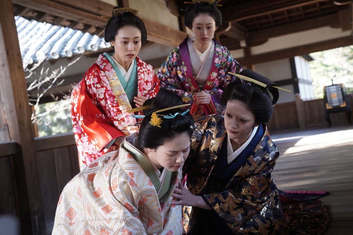 西野七瀬、田中道子ら「大奥」第8話より(C)フジテレビ