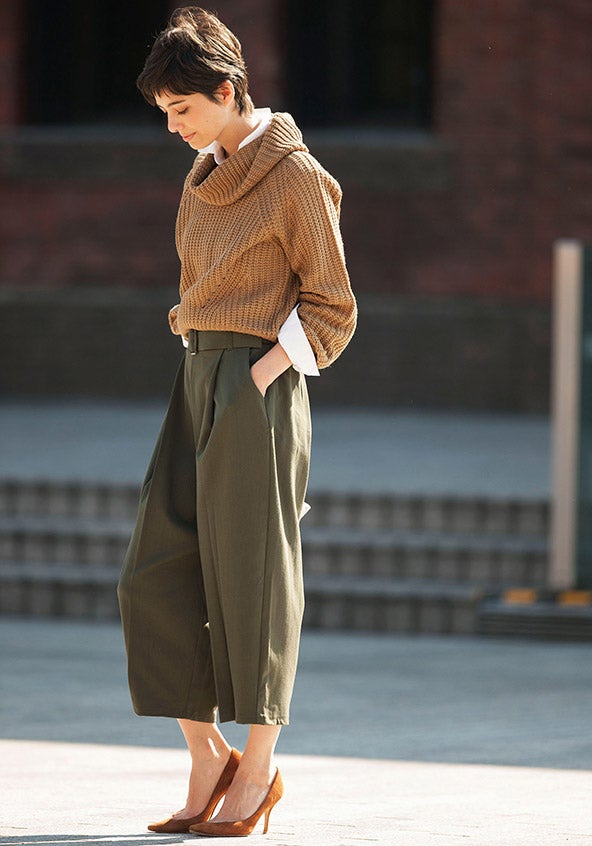 【SET】綿オックスシャツ＋ハイウエスト　ツイルタッククロップドパンツ「STYLEST」5,230円（税別）／画像提供：STYLEST